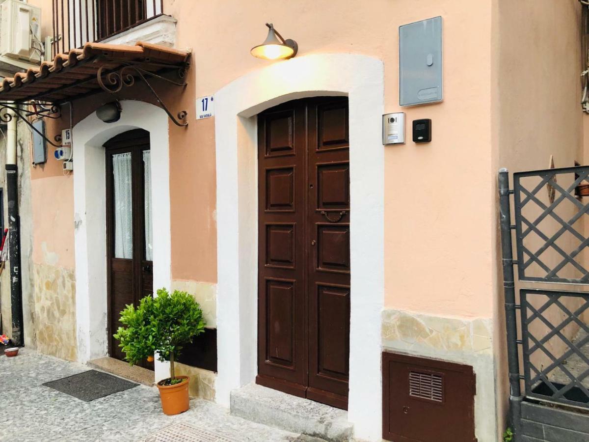 Вилла U Peri Alivu House Катания Экстерьер фото